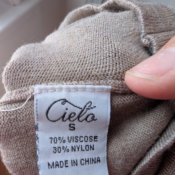 Knit Sleeveless Turtlenack - Picture 6 of 7